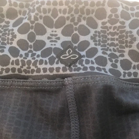 PrAna leggings in a charcoal and black design - Picture 6 of 9